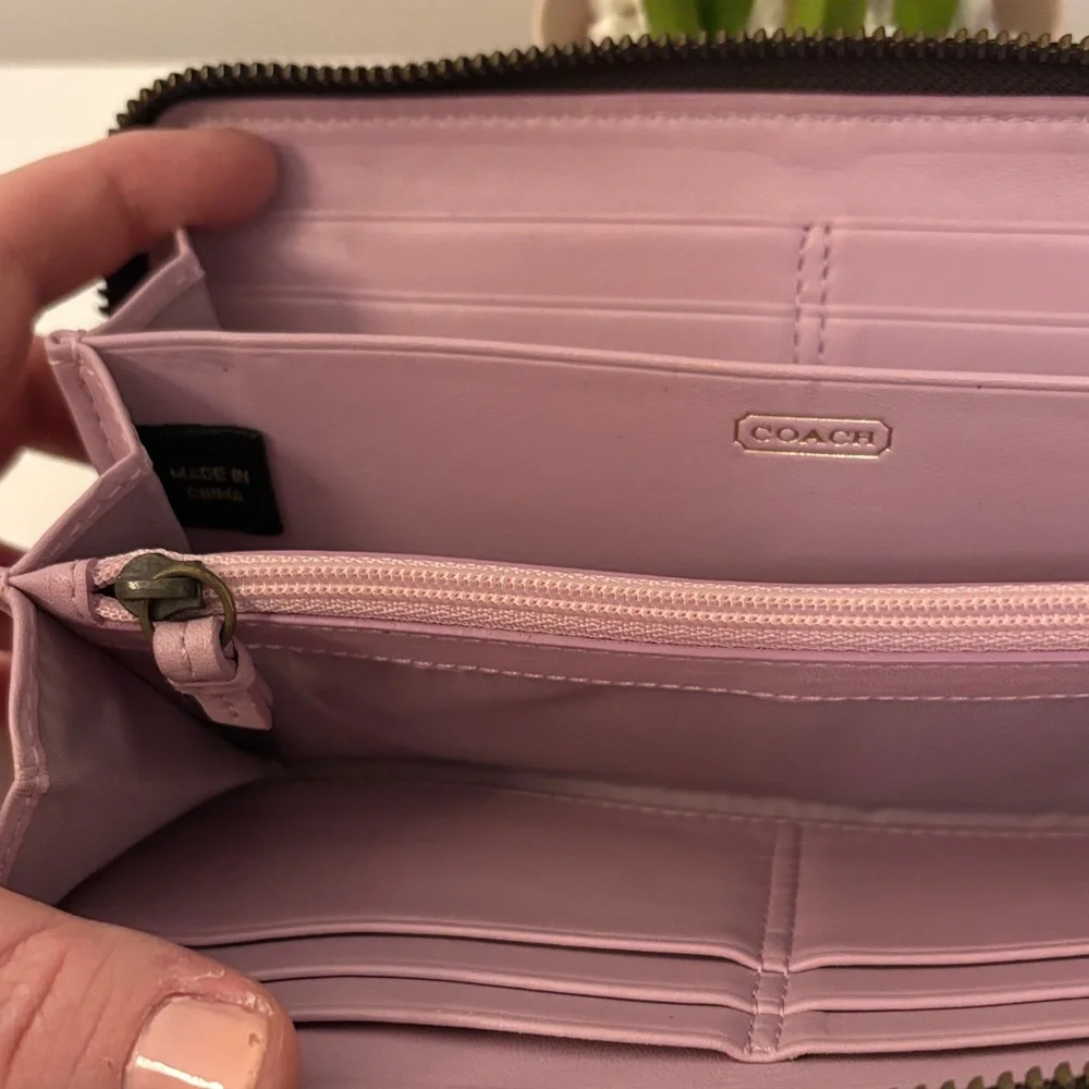 Coach Zoe Legacy Wallet Lavender Interior💜 - Picture 5 of 13